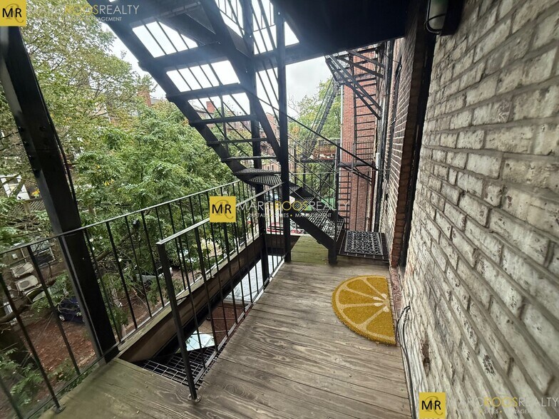 Building Photo - 43 E Springfield St