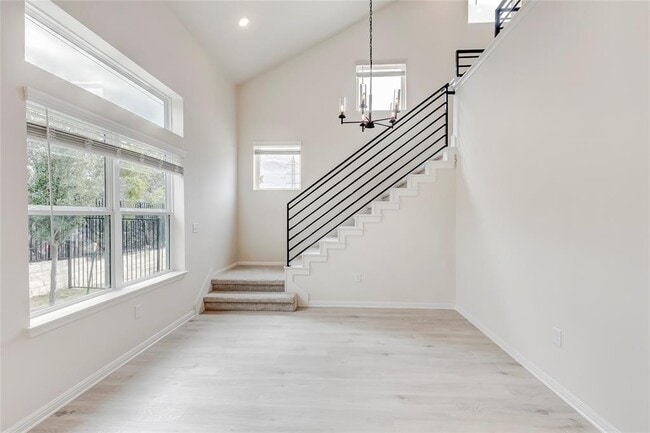 Building Photo - 2008 Kit Cir