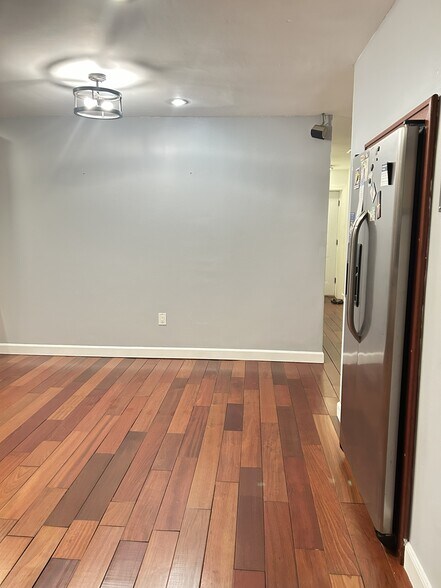 Building Photo - 118 Bates St NW