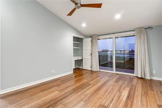 Building Photo - Large 5 bed Masterpiece Home with Back Bay...