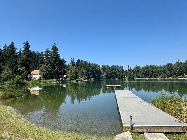 Building Photo - Private Palmer Lake Home w/ 3 Bedrooms, Of...