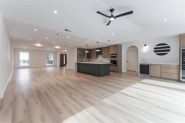 Building Photo - 2418 Grandview Dr