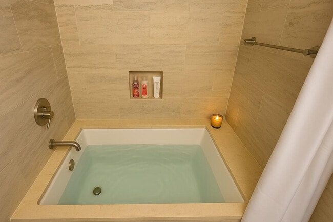 Building Photo - 1616 Anderson Rd