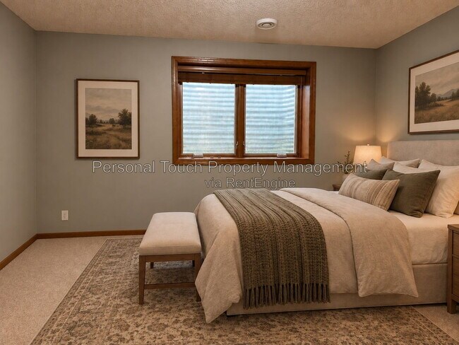 Building Photo - 3539 Woodbury Ct S