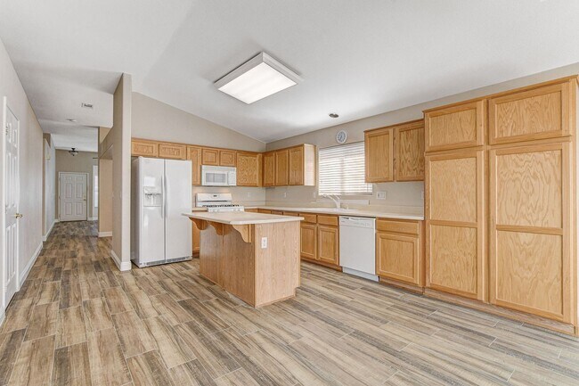 Building Photo - 5053 Cedar Lawn Way