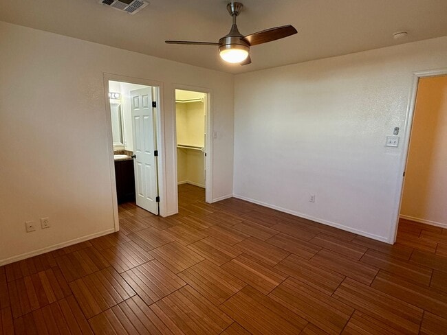 Building Photo - 4 Bedroom Home in San Luis AZ. with Fenced Lot and Landcaping