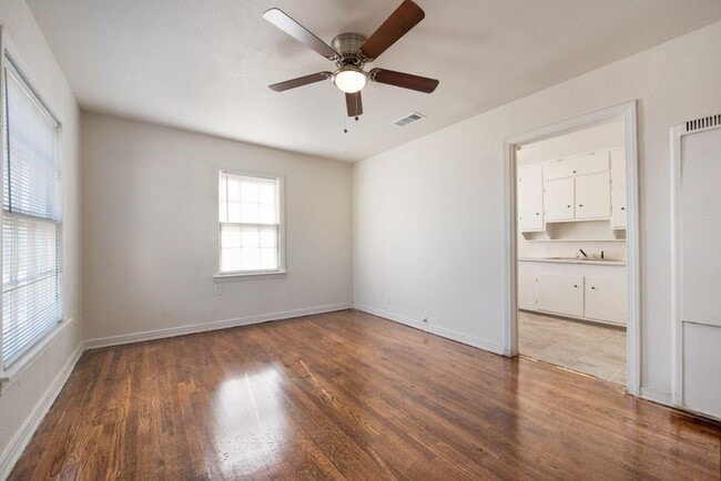 Building Photo - Charming Home in Prime Grand Prairie Locat...