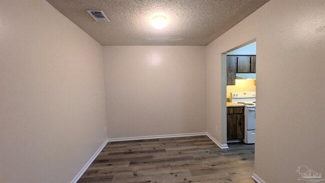 Building Photo - 6288 Hamilton Bridge Rd