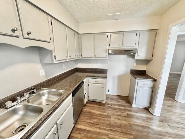 Building Photo - 4421 Hunt Cliff Trce