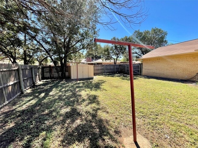 Building Photo - 706 Heritage Trail