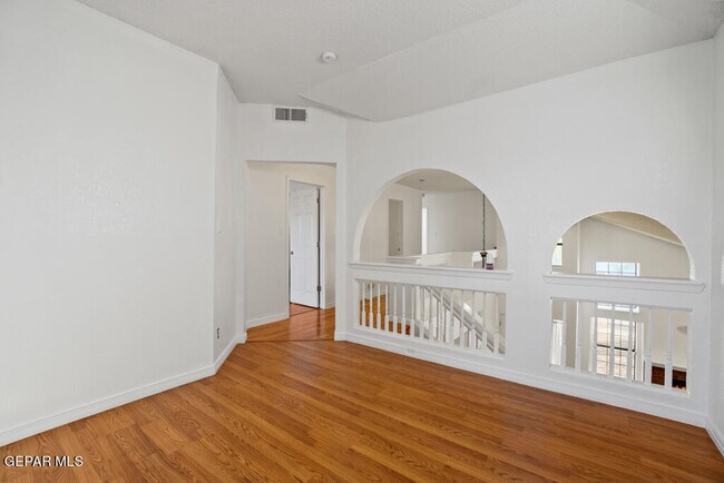 Building Photo - 7225 Golden Hawk Dr