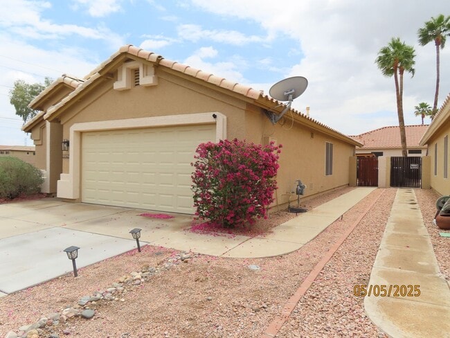 Building Photo - 2 Bedroom 2 Bath in Coyote Lakes