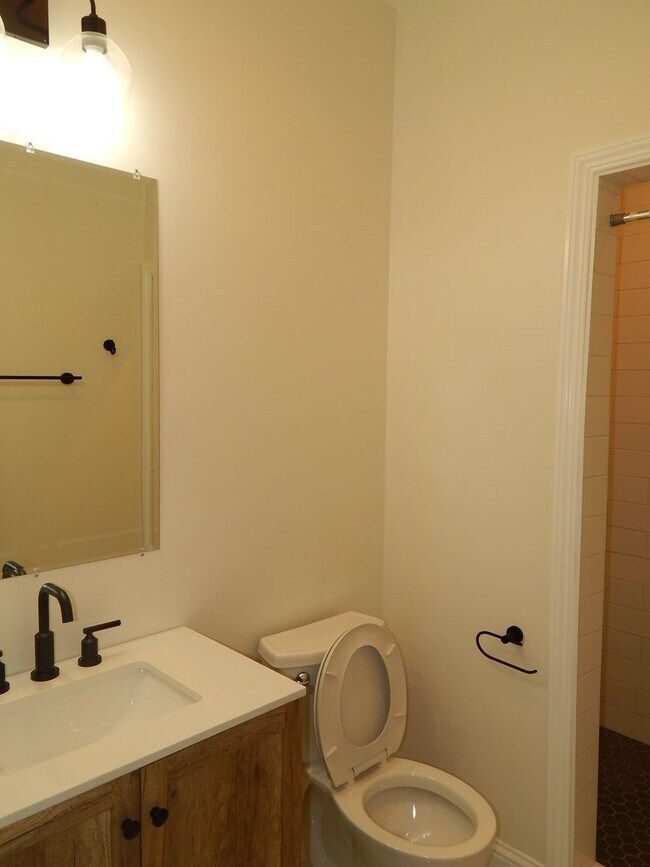 Building Photo - 455 La Paloma Rd