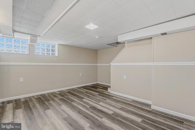 Building Photo - 586 Lucia Ave