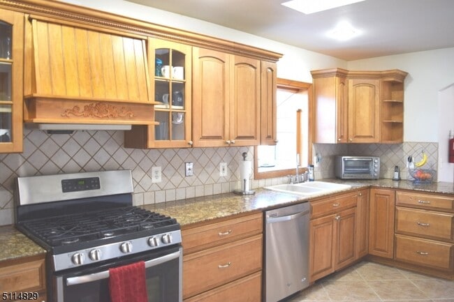 Building Photo - 4 Chesler Square
