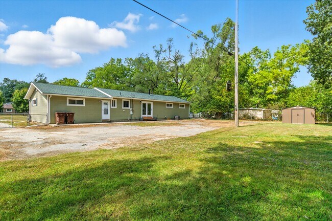 Building Photo - 18077 Martinsville Rd