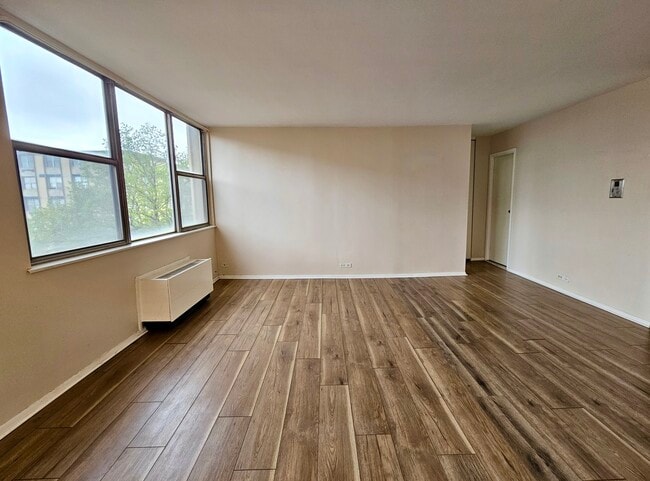 Building Photo - 4300 W Ford City Dr