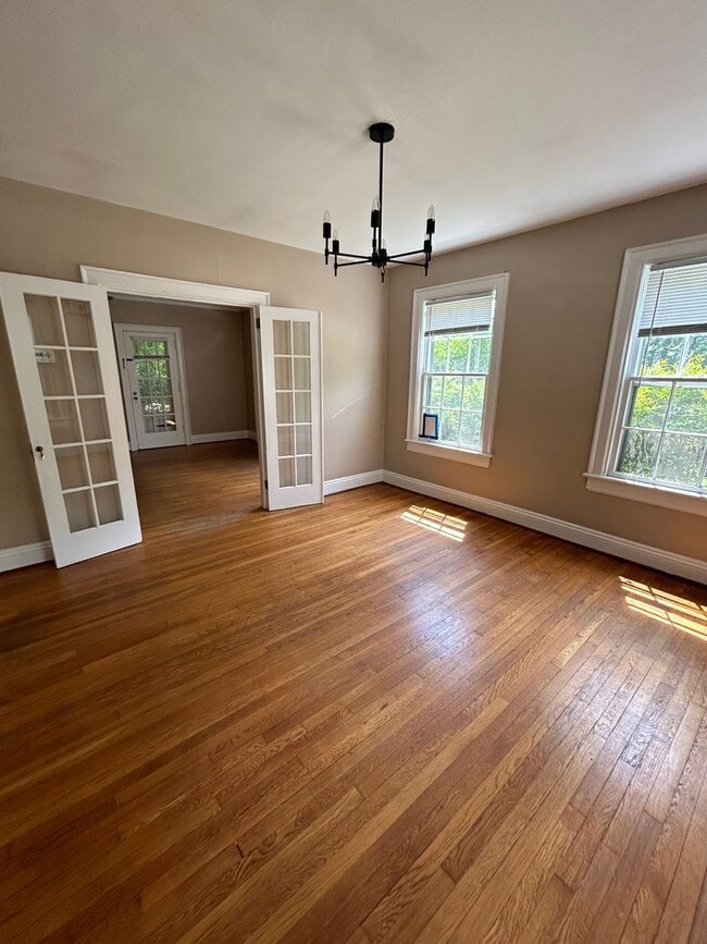 Building Photo - Charming 1920s Home in Five Points – Available April 4th