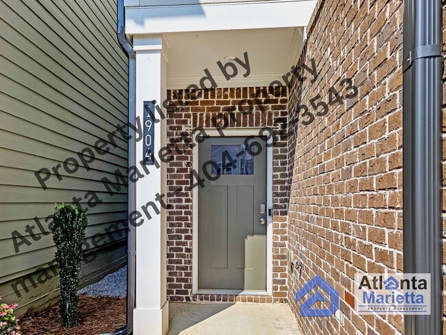 Building Photo - Spacious & Stylish 4BR/3.5BA Townhome Near...
