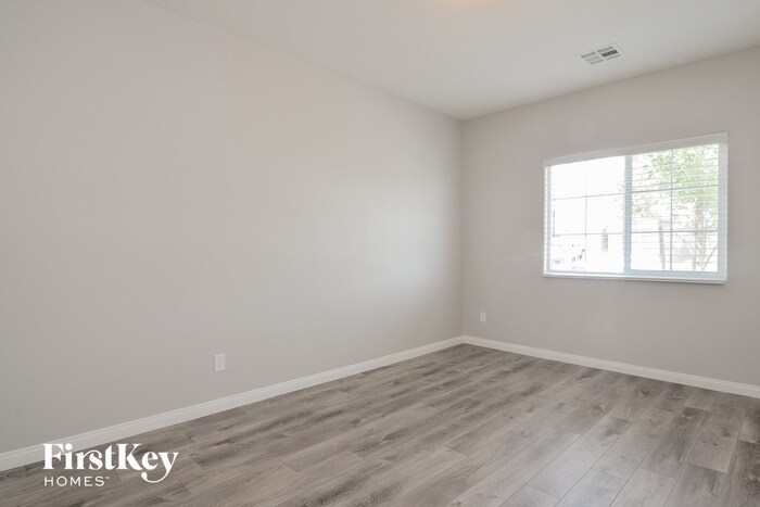 Building Photo - 305 Cadence Vista Dr