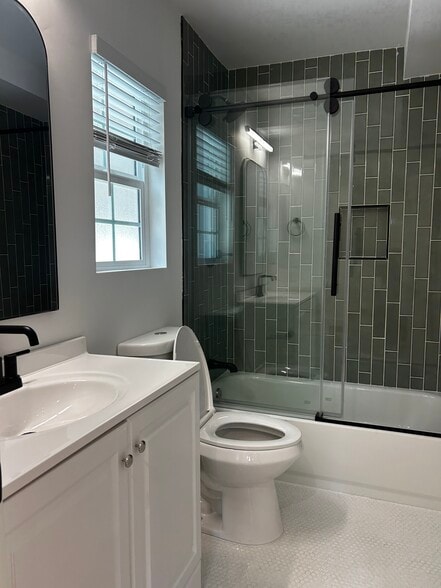 Building Photo - 10435 Ashton Ave