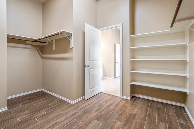 Building Photo - 7242 Rambling Tree Ln