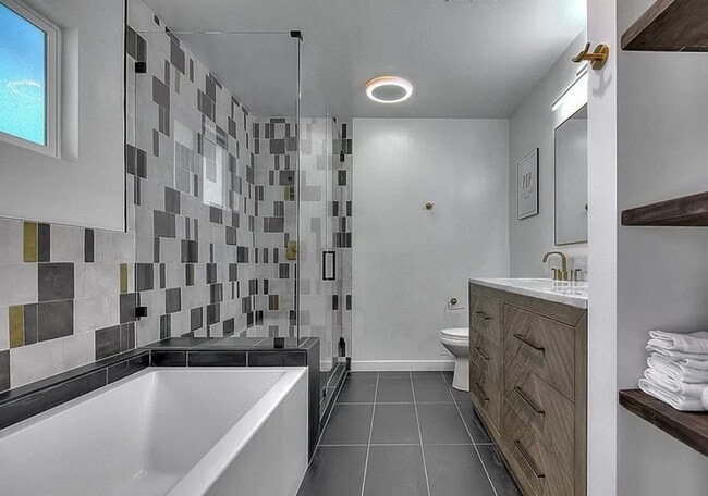 Building Photo - Stylish Palm Springs Home with Indoor-Outdoor Living