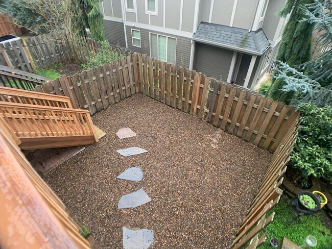 Building Photo - Remodeled Beautiful Progress Ridge Town home! 2 Bedrooms 2 Baths, 1628 Sq. Ft.
