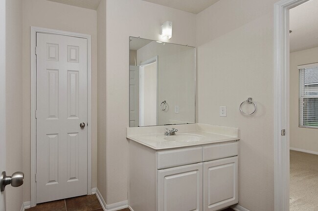 Building Photo - 9960 Hyacinth Way