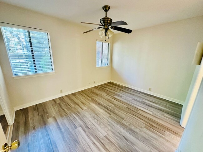 Building Photo - Ground Floor 1BR Condo with Private Yard i...