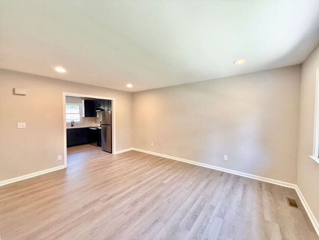 Building Photo - 102 Johnson St