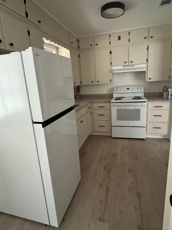 Building Photo - 2312 E Smokey Ridge