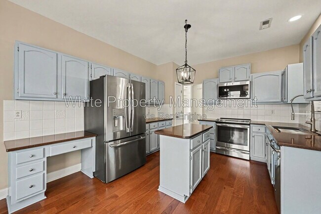 Building Photo - 9201 Hanworth Trace Dr