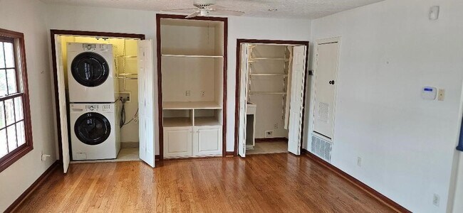 Building Photo - 3936 Case St