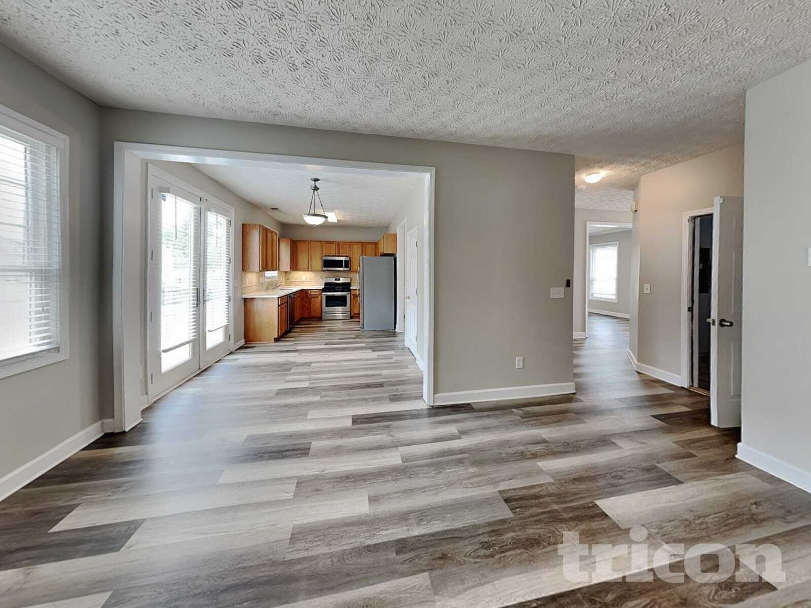 Building Photo - 415 Park Creek Trce