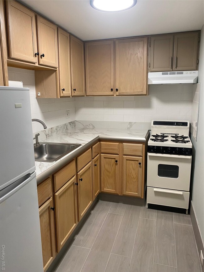 Building Photo - 81 South St