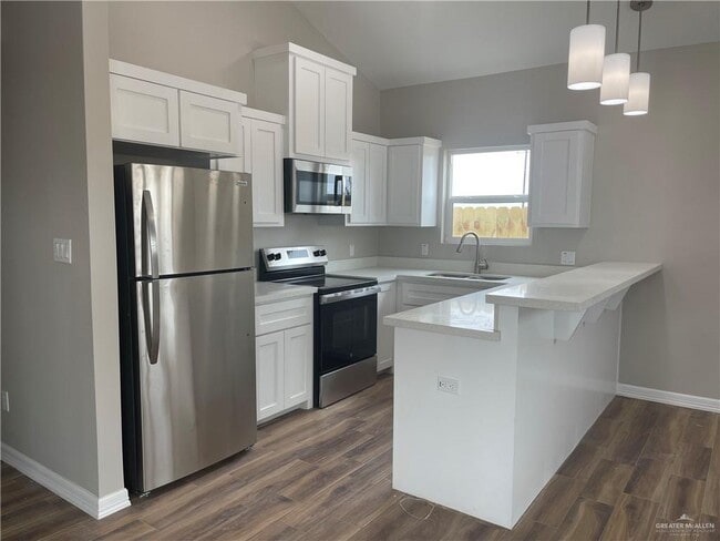 Building Photo - 31 Sparrow Rd