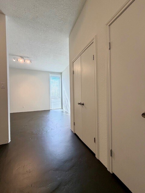 Building Photo - 1112 Lawrence St