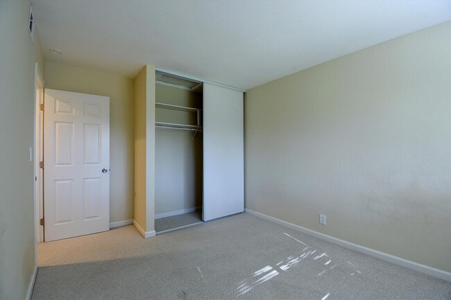 Building Photo - Remodeled townhouse with AC, Top Cupertino...