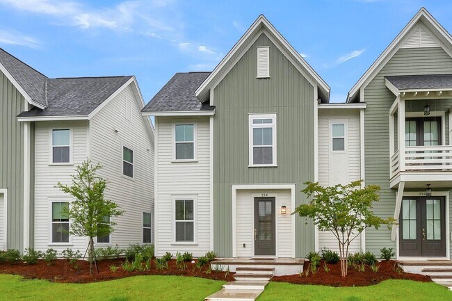 Building Photo - 254 Symphony Ave