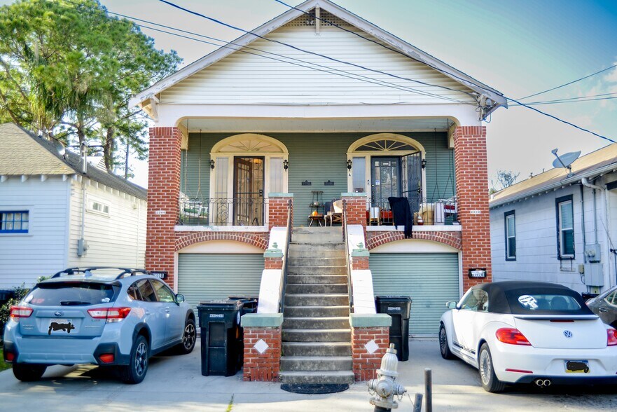 Building Photo - 2300 Dante St