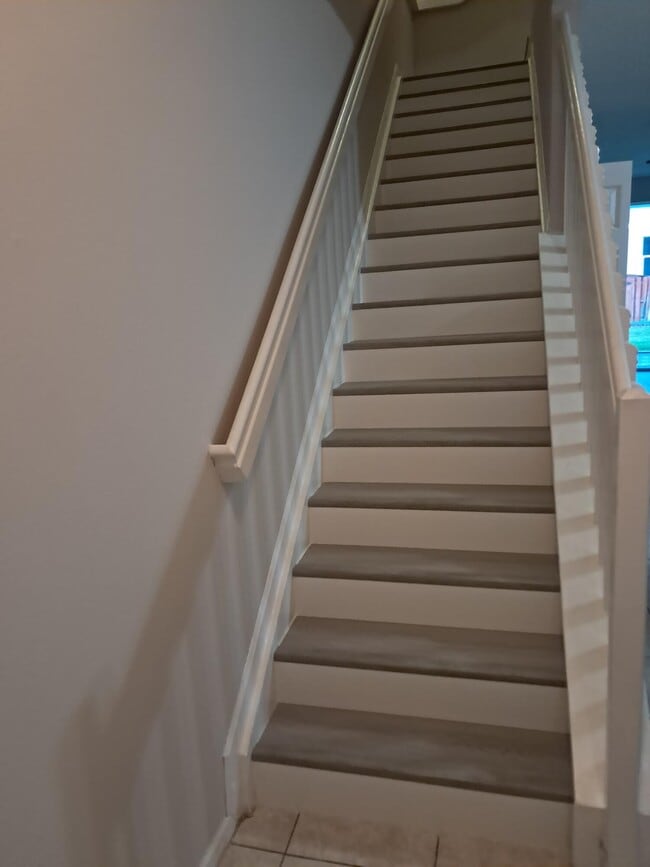 Building Photo - 9759 Lago Dr