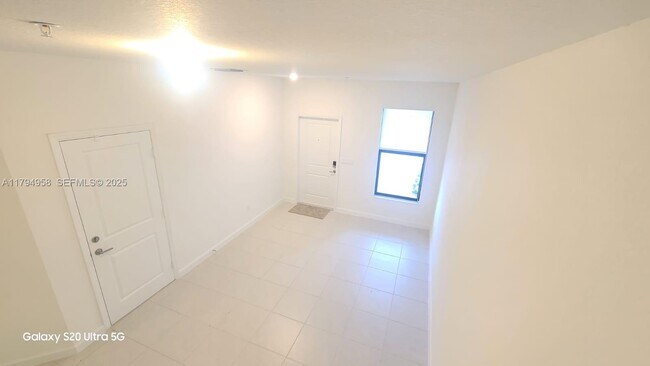 Building Photo - 226 SW 159th Ct