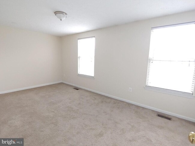 Building Photo - 1247 Seminole Dr