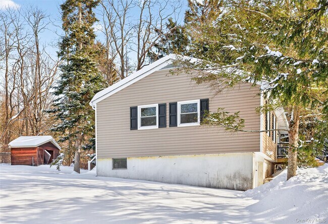 Building Photo - 676-678-678 Oak Summit Rd