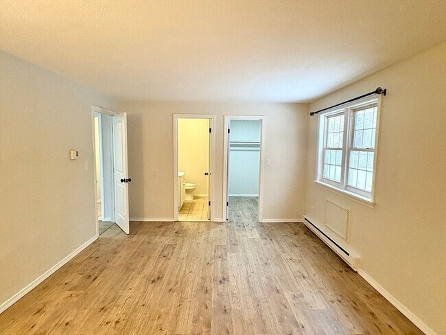 Building Photo - 180 Main St