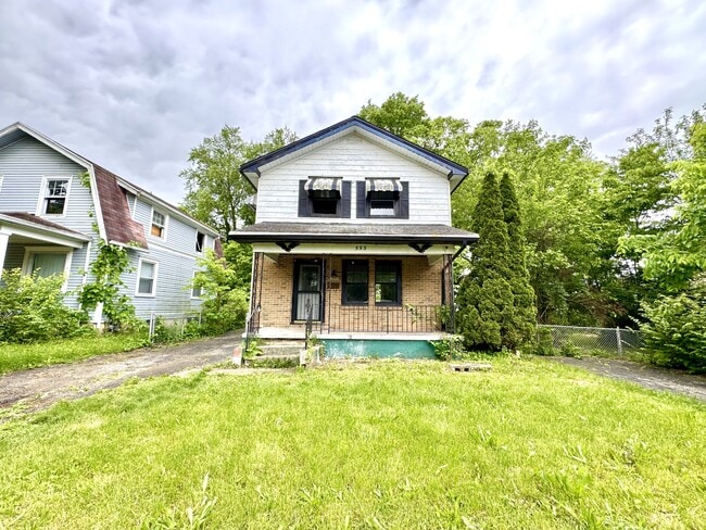 Primary Photo - 555 Cedarhurst Ave
