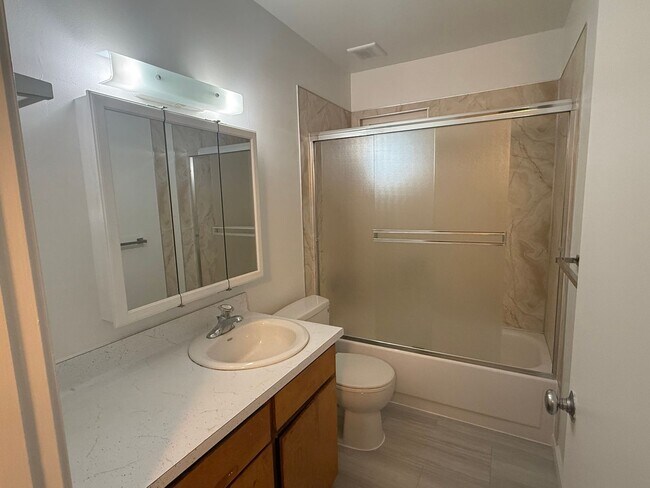 Building Photo - 3251 Santa Clara Ave