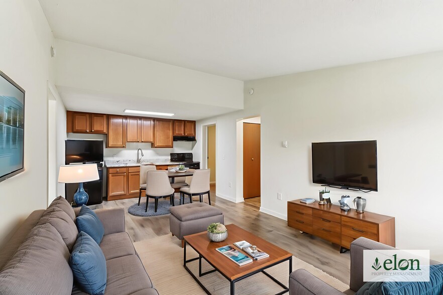 Building Photo - Cambridge Commons