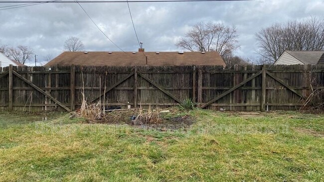 Building Photo - 6116 Rosebury Dr